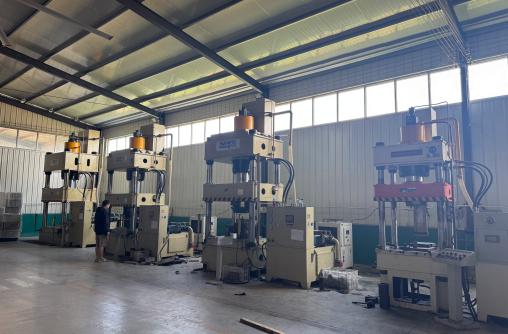 hydraulic presses on the deep drawing line